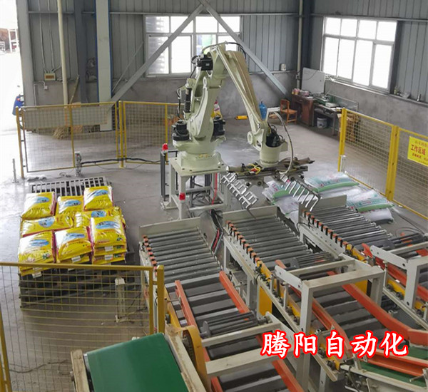 對于碼垛機與機器人碼垛機的區(qū)別