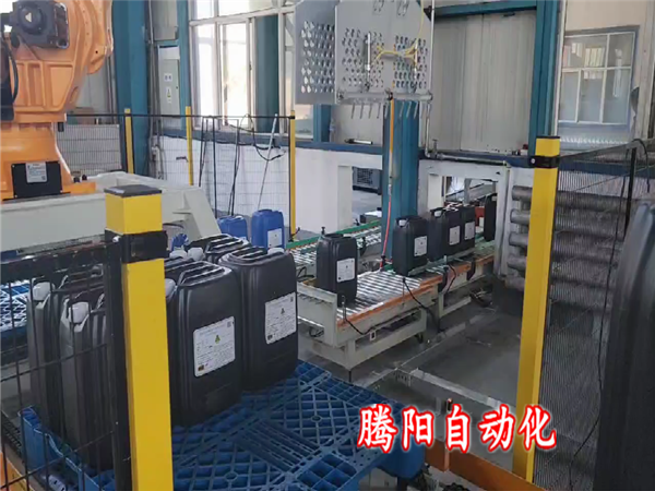 桶裝無(wú)憂(yōu)碼垛有道桶裝碼垛機(jī)器人，您生產(chǎn)線(xiàn)守護(hù)者